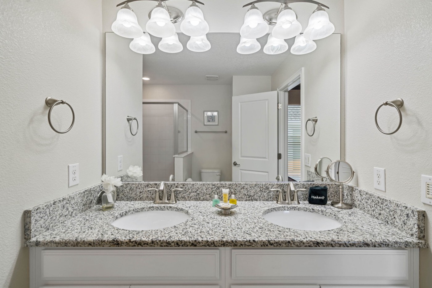Jack and jill bathroom